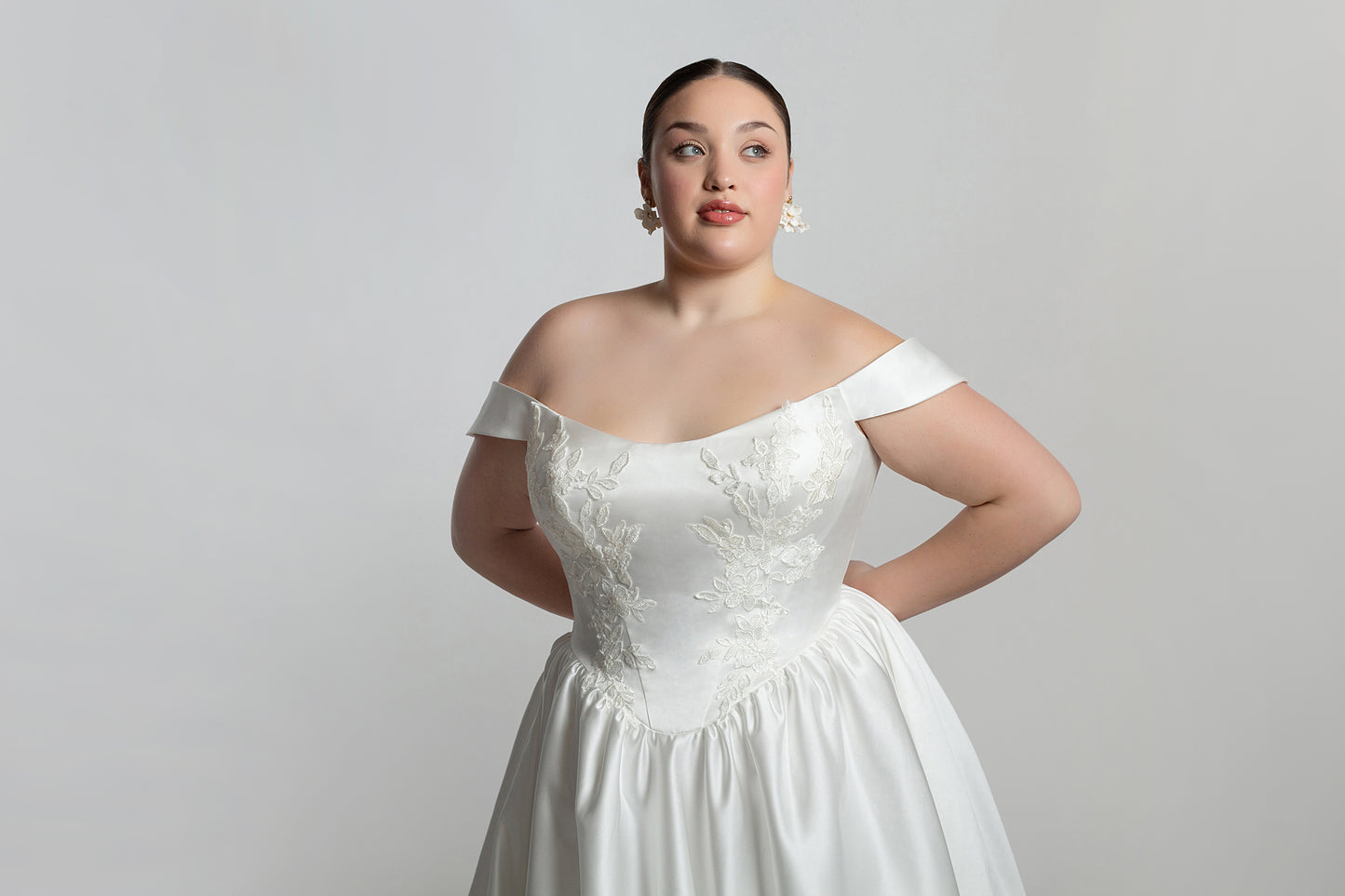 Soft scoop bodice with drop shoulder straps ballgown skirt