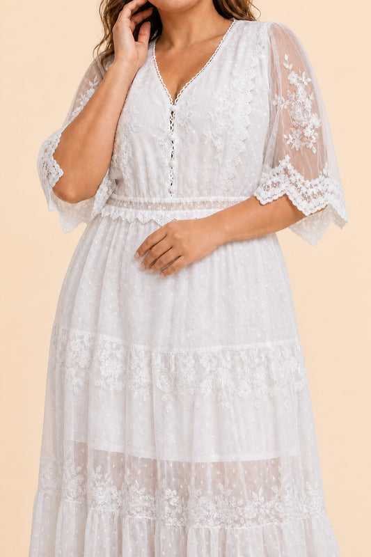 Plus Size Lace Wedding Bridal Gown with A-Line Tulle Skirt and V Neck