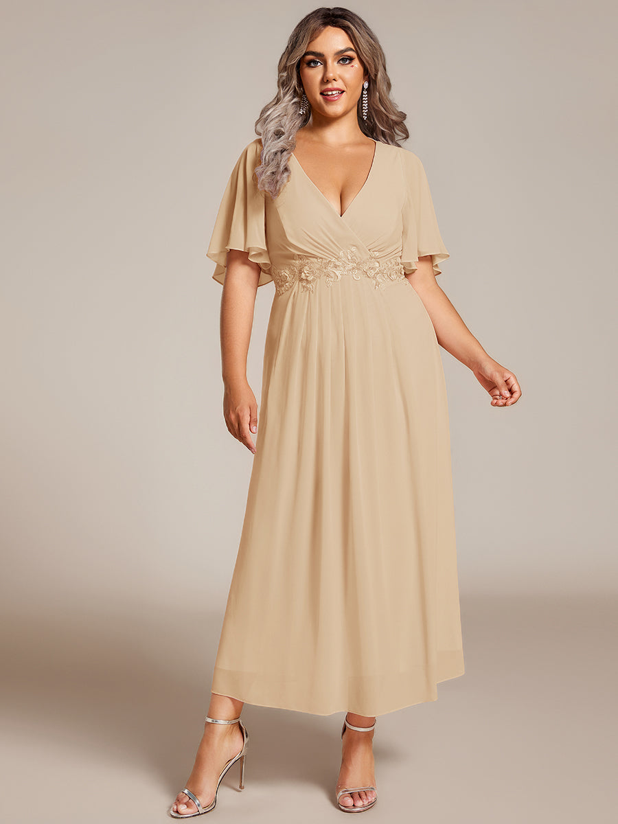 Plus Size Elegant Short Sleeves V-Neck Floral Applique Wedding Guest Dress
