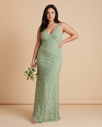 Plus Size Classic V Neck Sleeveless Floral Burnout Bridesmaid Dress Side Zip Elegant Gown for Curvy Women -N0350