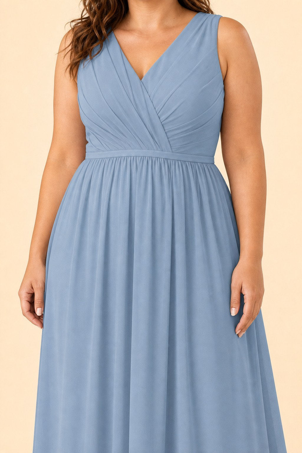 Elegant Plus Size Bridesmaid Dress with Lace Panel Back and Soft Pleats