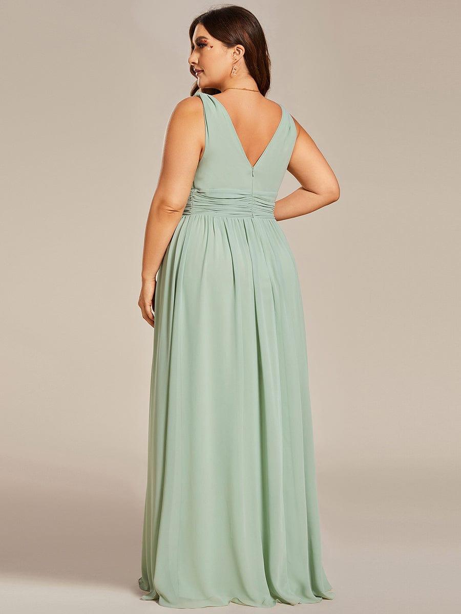 Plus Size Sleeveless V-Neck Chiffon Semi Bridesmaid Dress