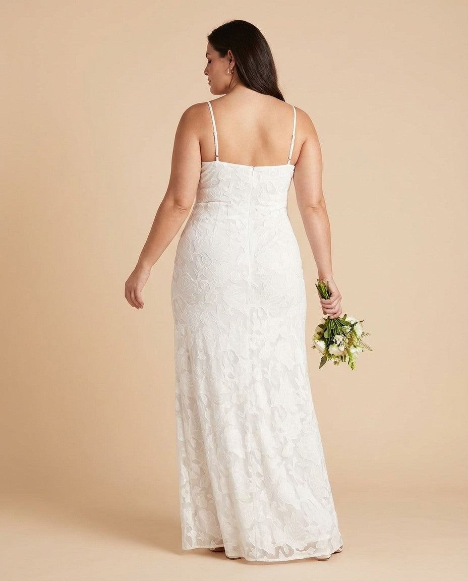 Silvarelle Plus Size Chic Sheath Bridesmaid Dress Side Zip Lace Embellishment Formal Wedding Gown For Curvy Figuress -N0356