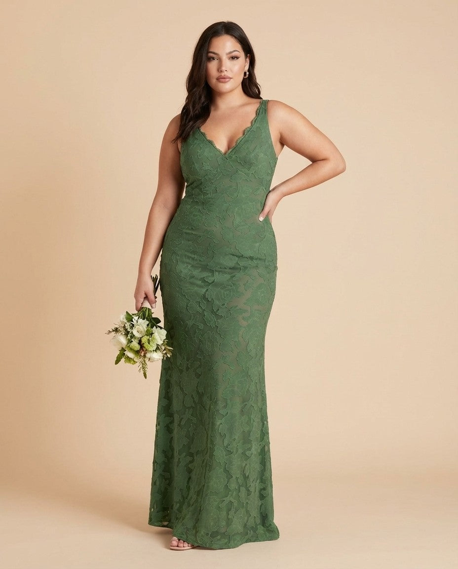 Plus Size Classic V Neck Sleeveless Floral Burnout Bridesmaid Dress Side Zip Elegant Gown for Curvy Women -N0350