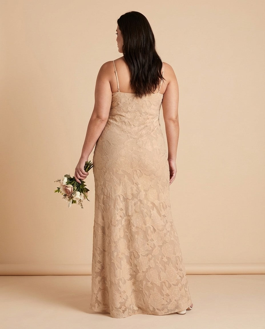 Silvarelle Plus Size Chic Sheath Bridesmaid Dress Side Zip Lace Embellishment Formal Wedding Gown For Curvy Figuress -N0356
