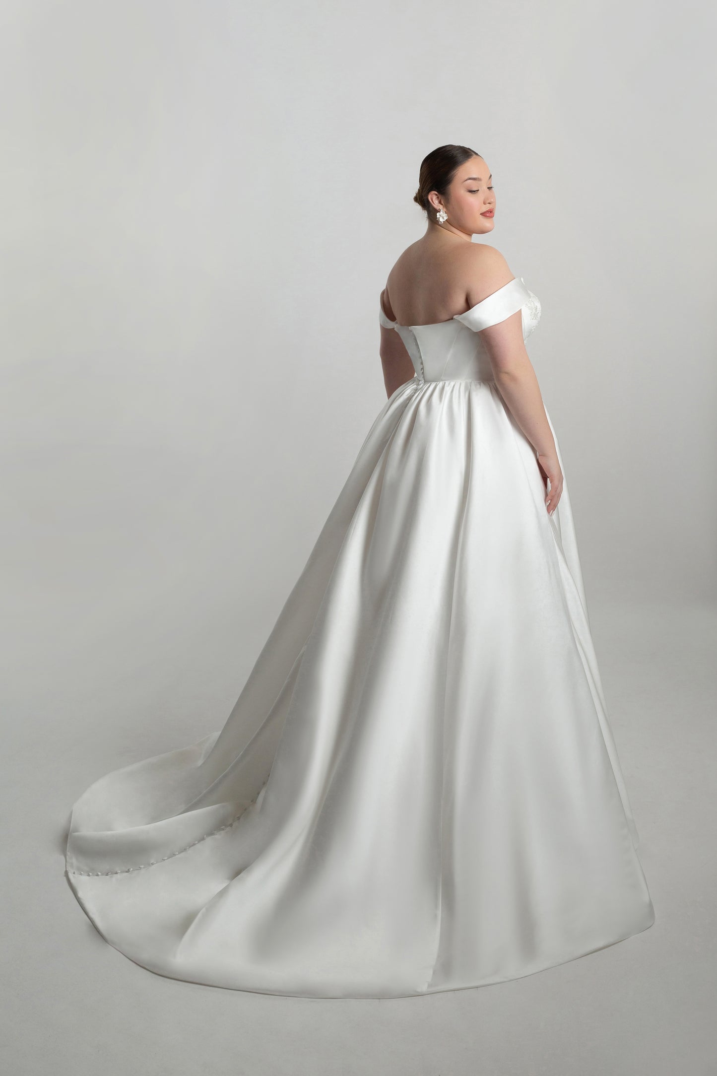 Soft scoop bodice with drop shoulder straps ballgown skirt