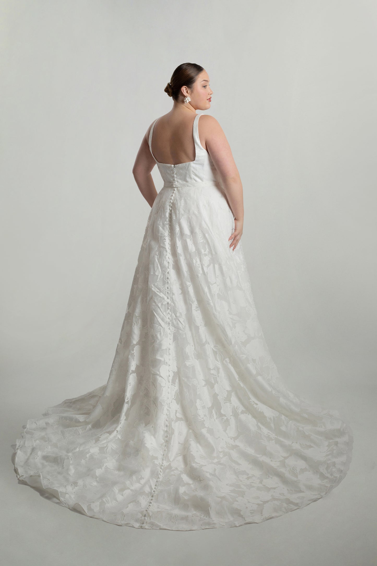 Square neckline bodice with bow detail on waistline, A-line skirt