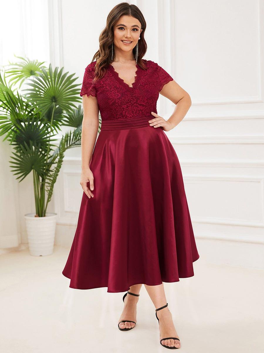 Plus Size V-neck Lace Bodice A-line Cocktail Dress with Pockets