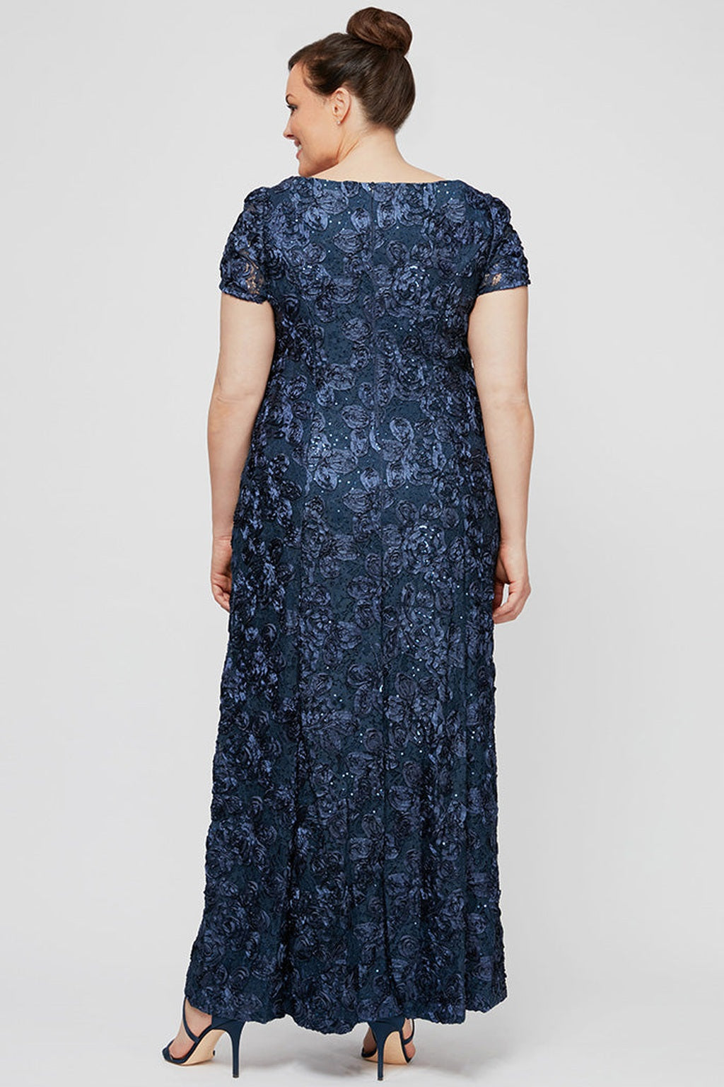Plus Evelyn Rosette Lace Long Gown
