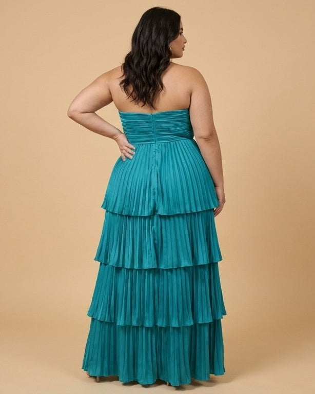 Chantarae Plus Size Minimalist Satin Bridesmaid Dress with Fluid Drape for Wedding Party -N0378
