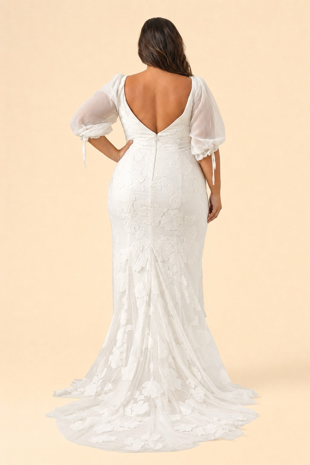 Romantic Lace Appliqué Wedding Gown Versatile Detachable Puff Sleeve Design