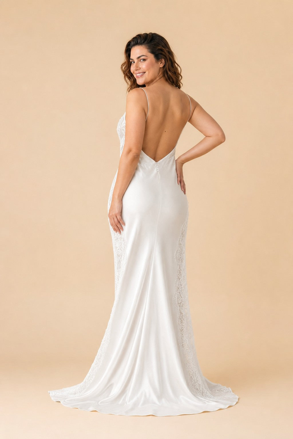 Plus Size V-Neck Wedding Dress with Delicate Lace Applique and Stunning Backless Bridal Gown
