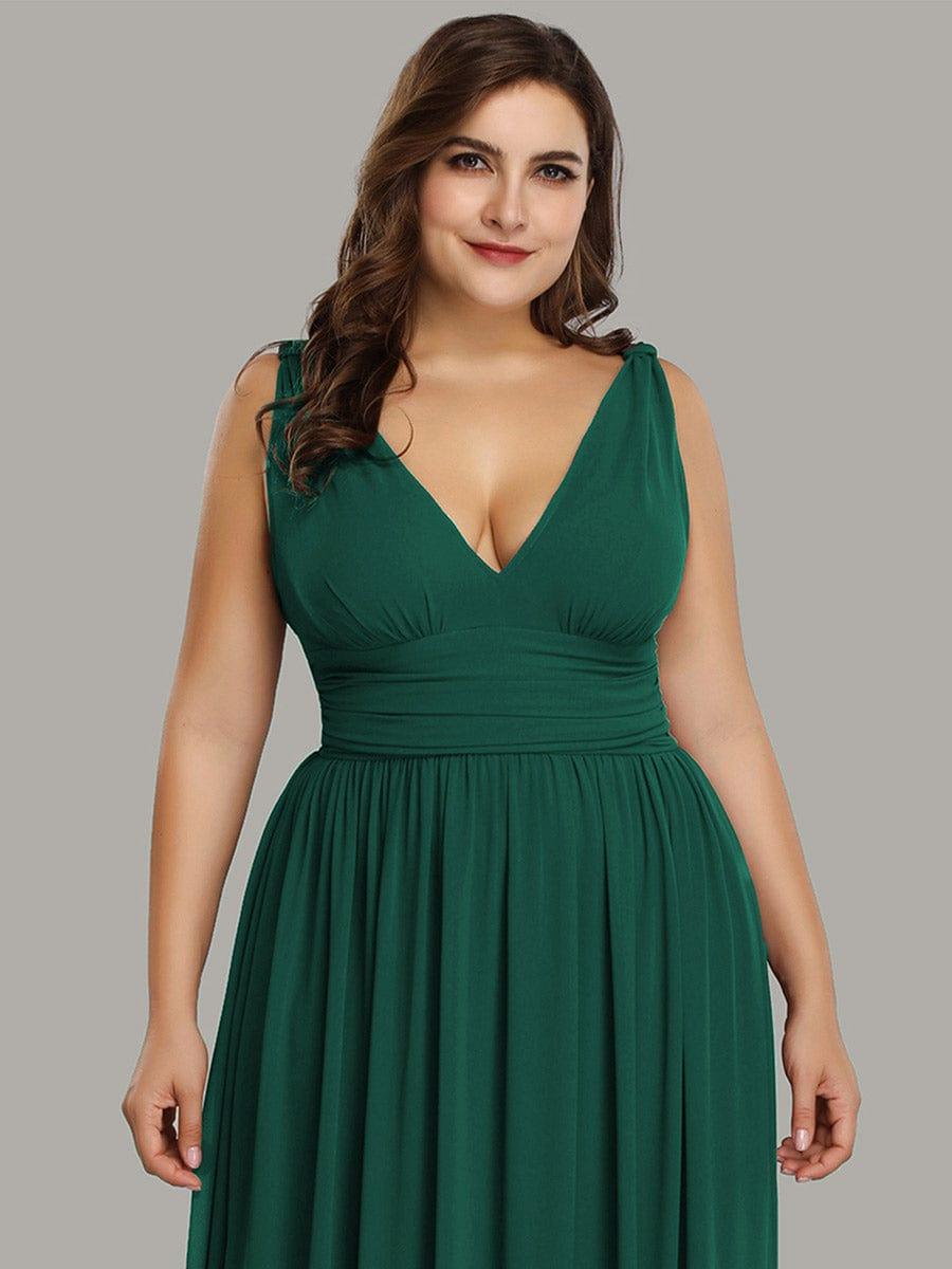 Plus Size Sleeveless V-Neck Chiffon Semi Bridesmaid Dress