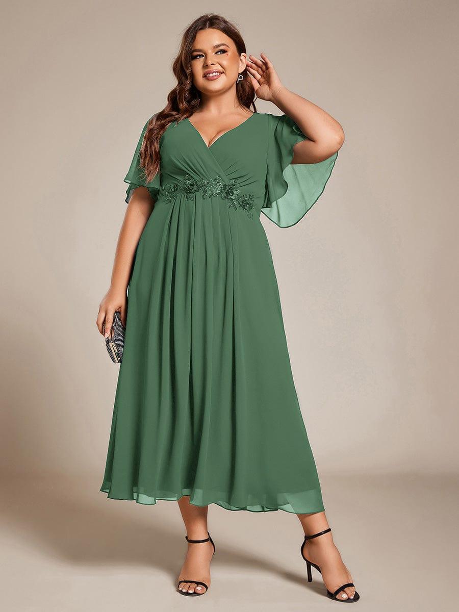 Plus Size Elegant Short Sleeves V-Neck Floral Applique Wedding Guest Dress